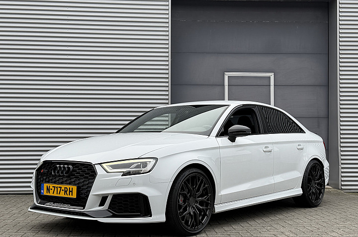 Audi RS3 A3 Limousine 2.5 TFSI quattro I 400 PK I Aut. I Keramisch I Leder I Virtual I B&O Audio