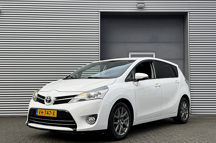Toyota Verso 2.0 D-4D Business I Grijs Kenteken I Navi I Camera I Clima. I Cruise